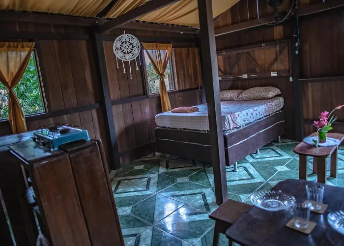 Casinha Cajueiro